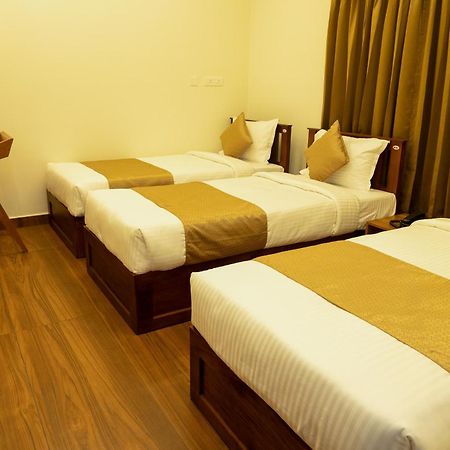 Fly View Airport Residency Hotel Nedumbassery Exterior foto