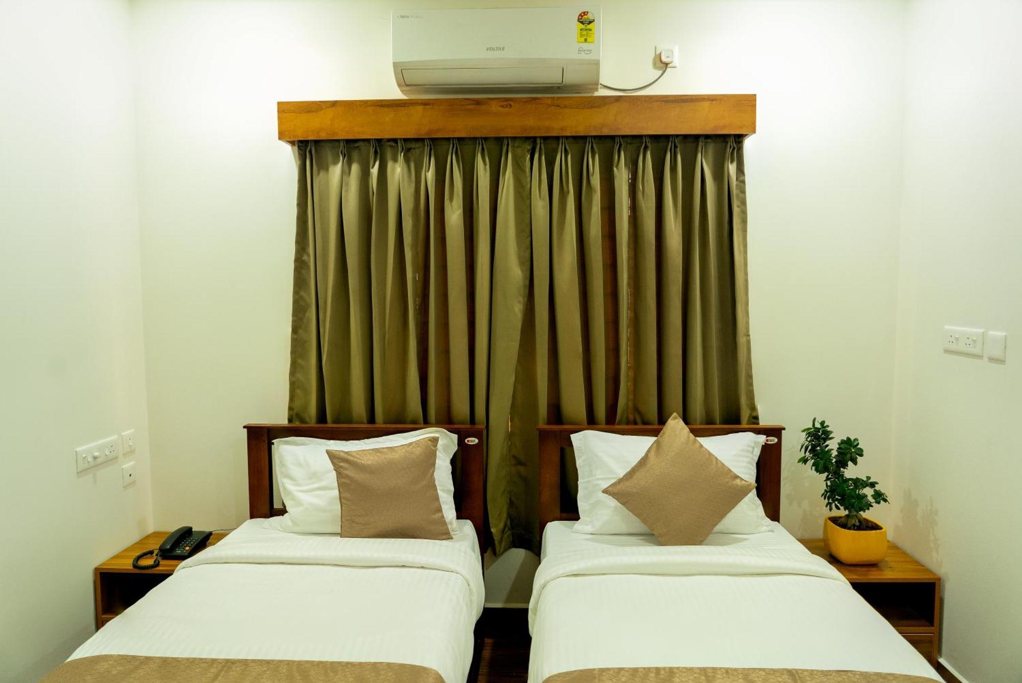 Fly View Airport Residency Hotel Nedumbassery Exterior foto