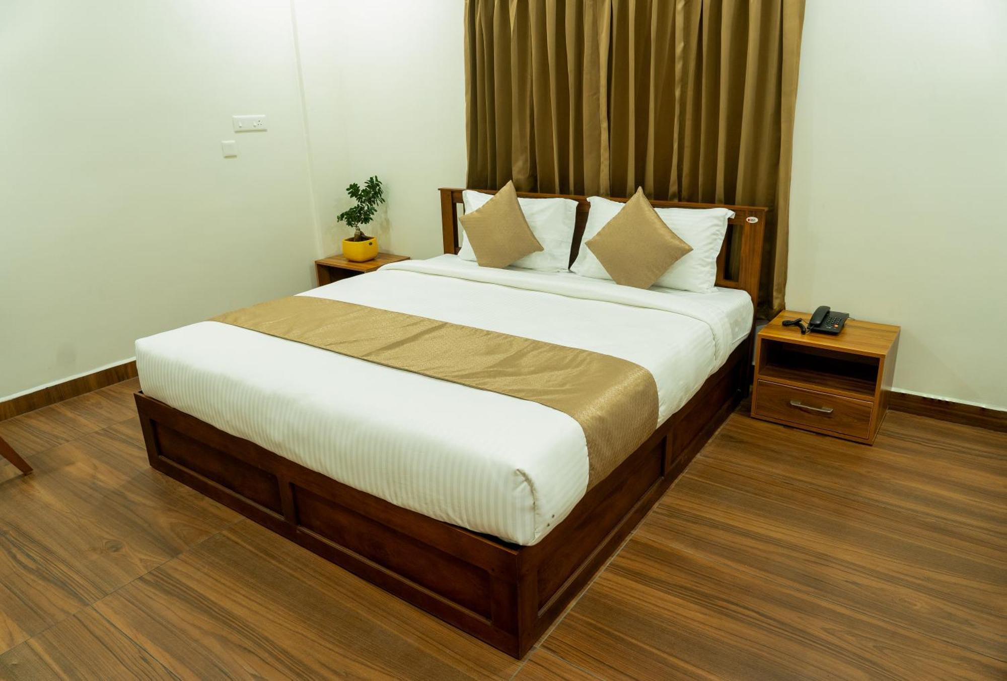 Fly View Airport Residency Hotel Nedumbassery Exterior foto