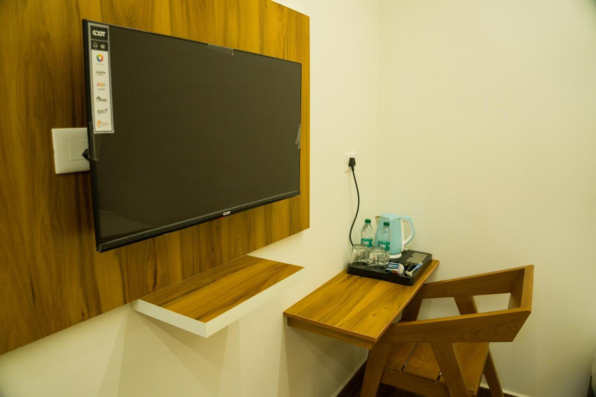Fly View Airport Residency Hotel Nedumbassery Exterior foto