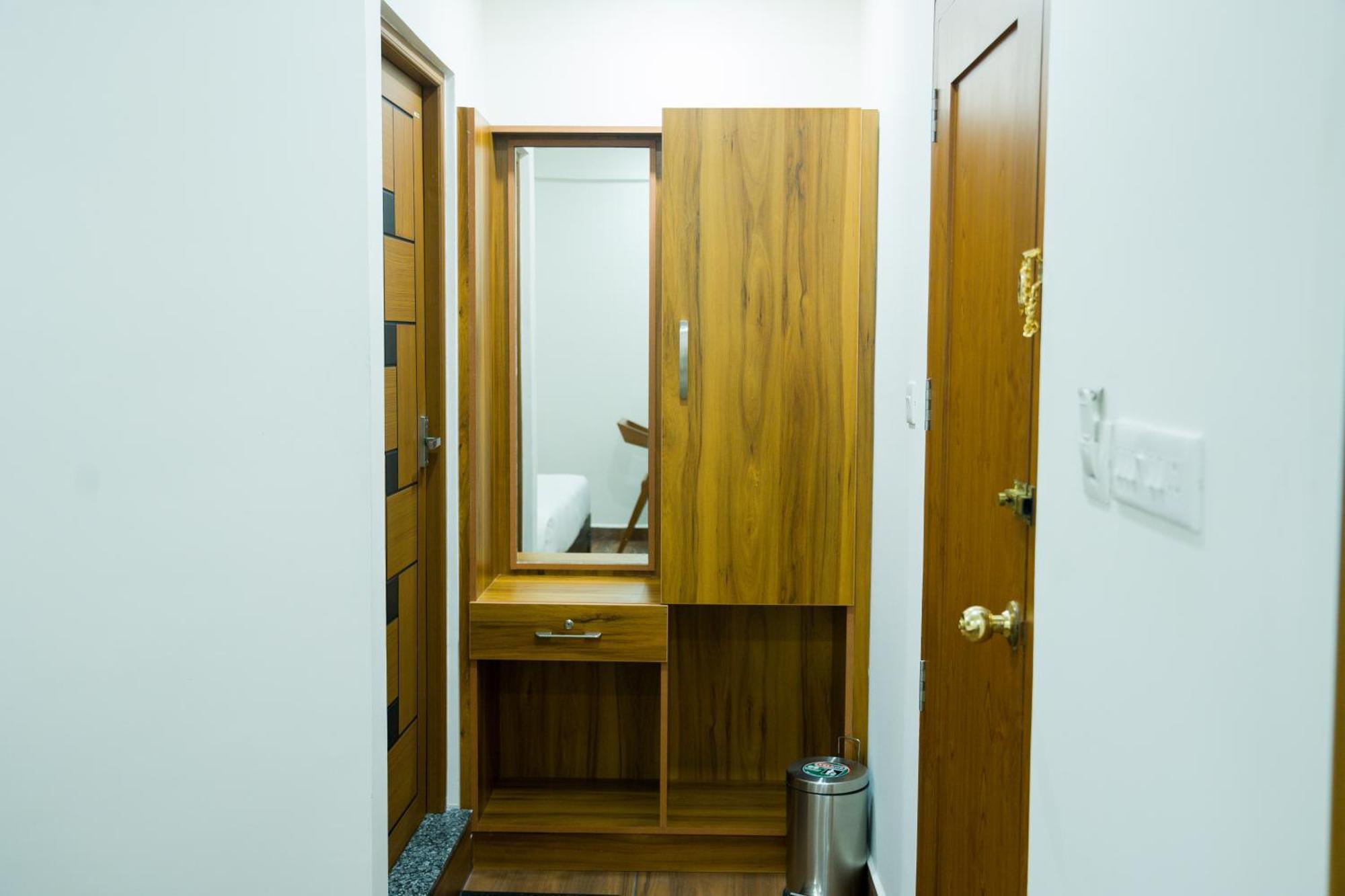 Fly View Airport Residency Hotel Nedumbassery Exterior foto