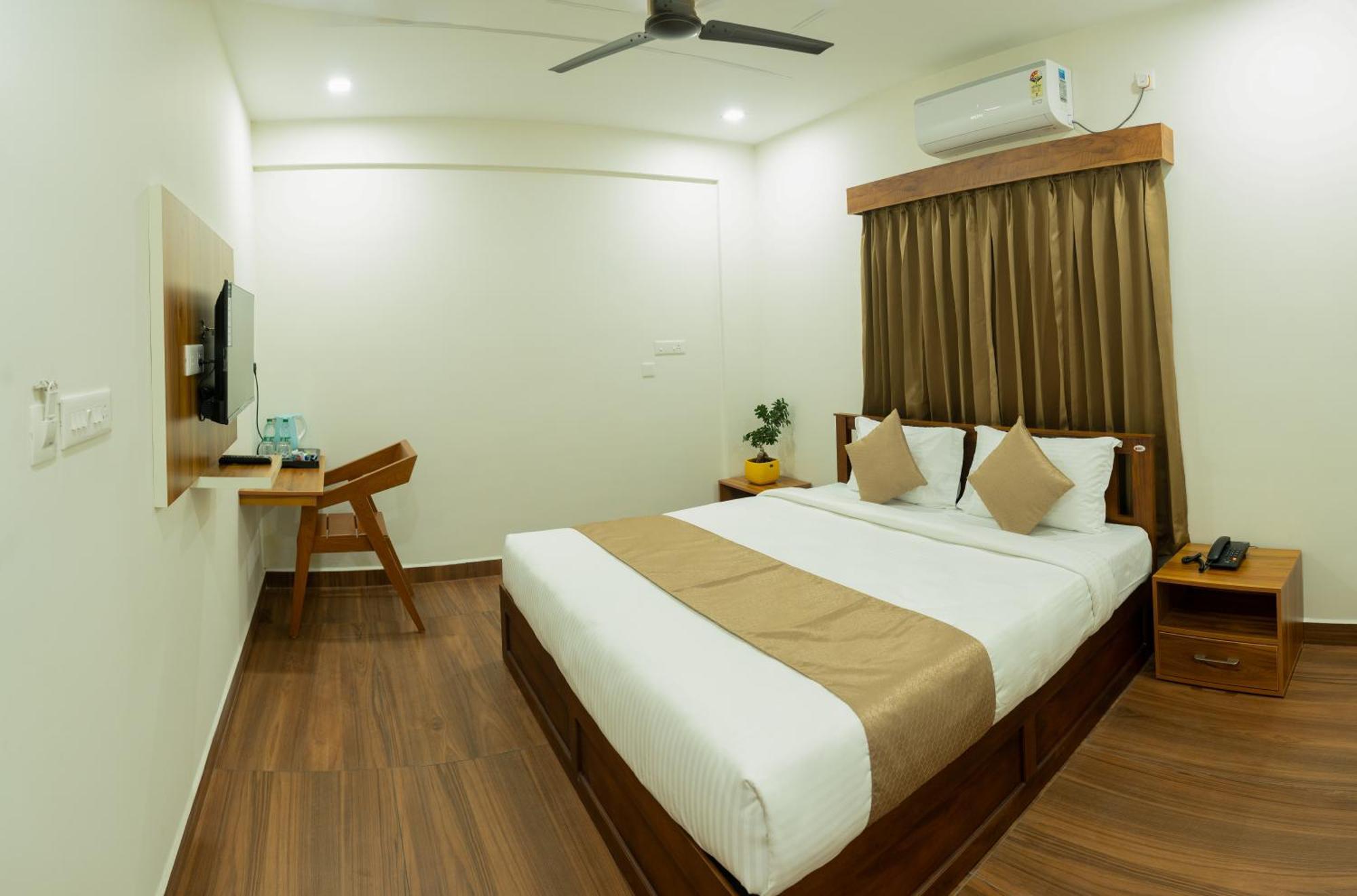 Fly View Airport Residency Hotel Nedumbassery Exterior foto